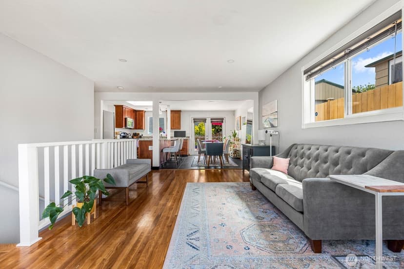 Property photo for 10038 59th Avenue, Seattle photo 12