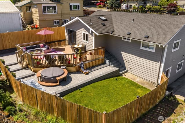 Property photo for 10038 59th Avenue, Seattle photo 4