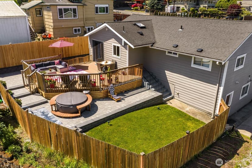 Property photo for 10038 59th Avenue, Seattle photo 4