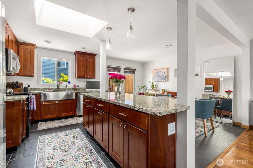 Property photo for 10038 59th Avenue, Seattle photo 17