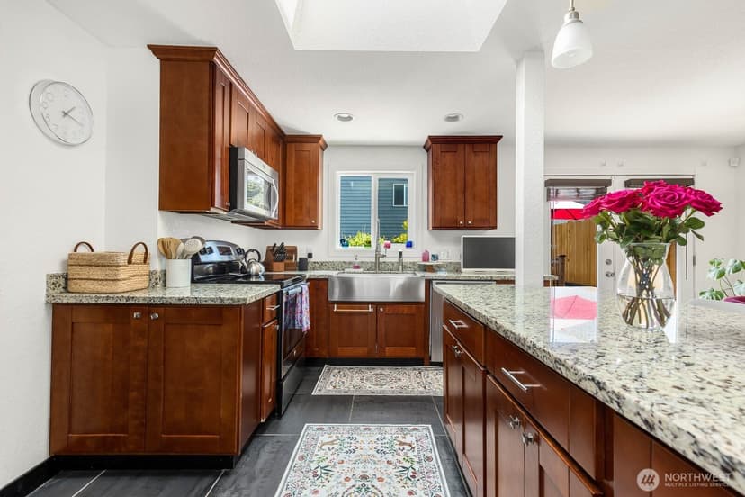 Property photo for 10038 59th Avenue, Seattle photo 18