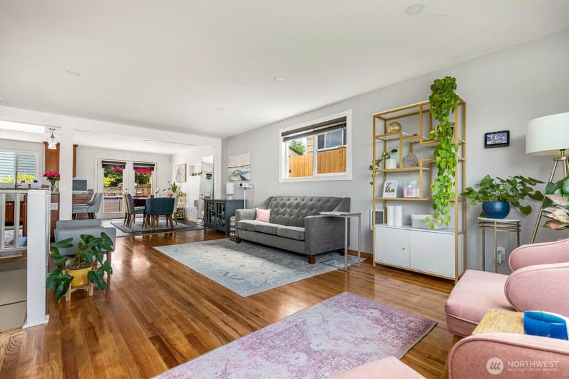 Property photo for 10038 59th Avenue, Seattle photo 11