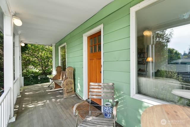 Property photo for 2112 NE 55th Street, Seattle photo 2