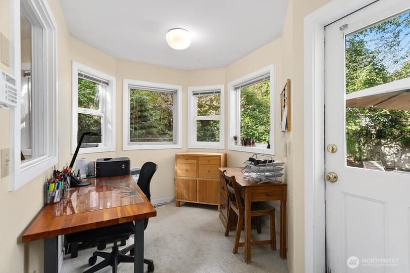 Property photo for 2112 NE 55th Street, Seattle photo 11