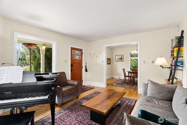 Property photo for 2112 NE 55th Street, Seattle photo 5