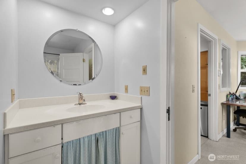 Property photo for 2112 NE 55th Street, Seattle photo 13