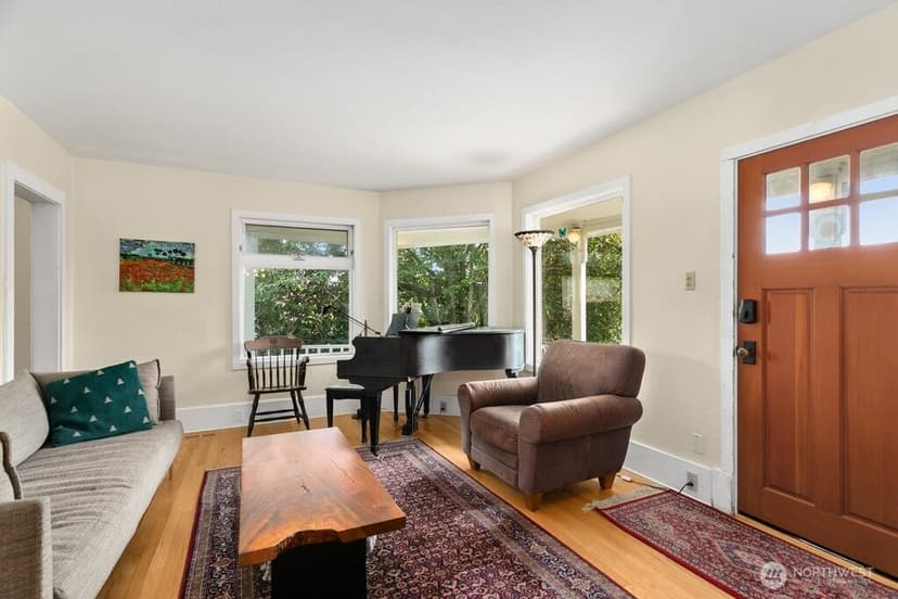 Property photo for 2112 NE 55th Street, Seattle photo 4
