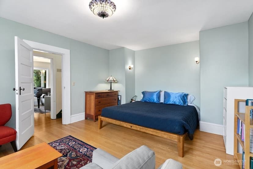 Property photo for 2112 NE 55th Street, Seattle photo 15