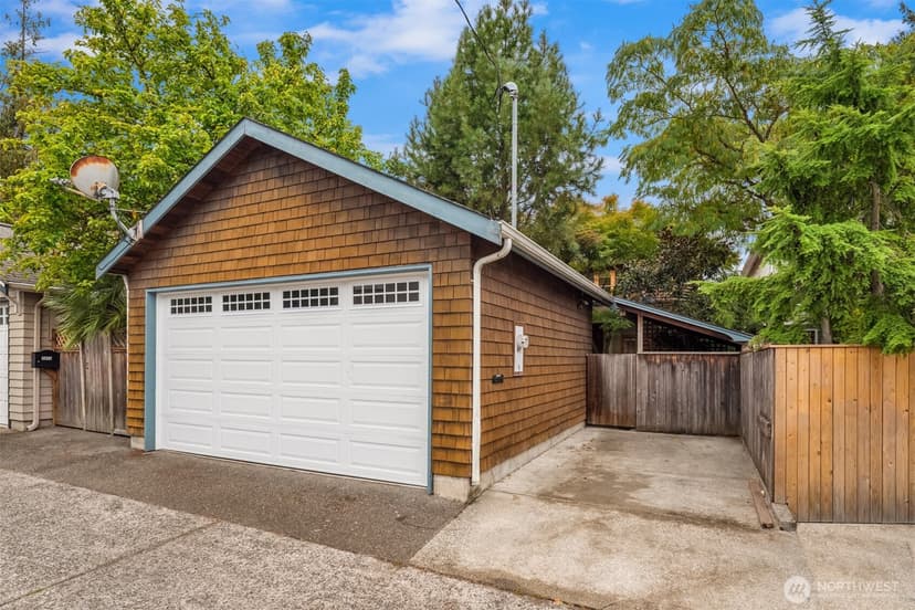 Property photo for 2020 42nd E, Seattle photo 30