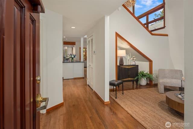 Property photo for 2020 42nd E, Seattle photo 4