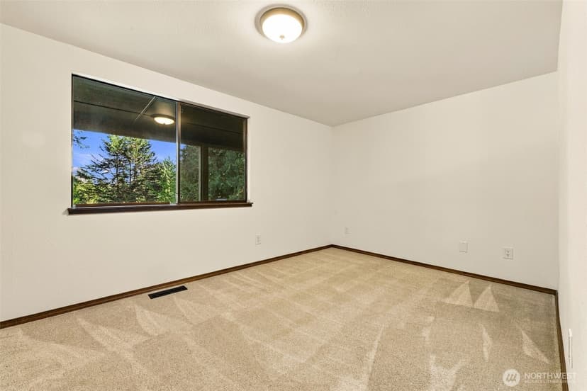 Property photo for 21931 3rd Avenue SE, Bothell photo 31