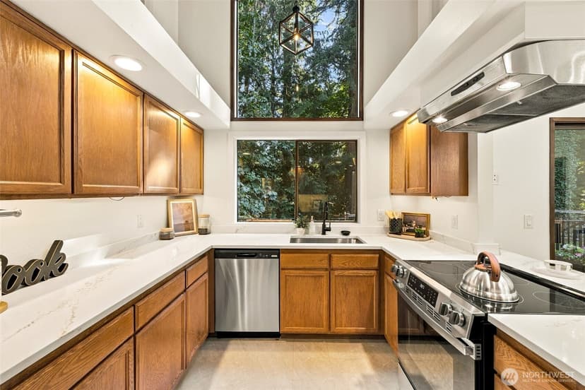 Property photo for 21931 3rd Avenue SE, Bothell photo 13