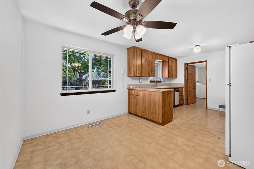 Property photo for 2016 J Street NE, Auburn photo 15