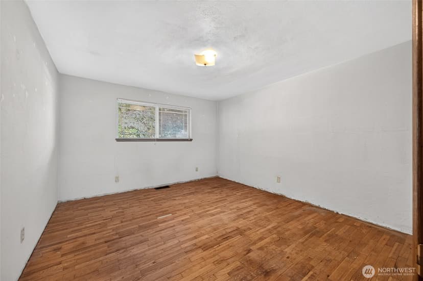 Property photo for 2016 J Street NE, Auburn photo 9