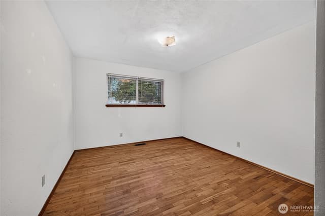 Property photo for 2016 J Street NE, Auburn photo 5