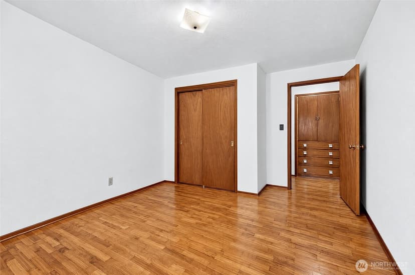 Property photo for 2016 J Street NE, Auburn photo 6