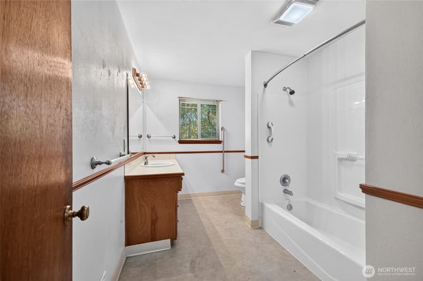 Property photo for 2016 J Street NE, Auburn photo 7