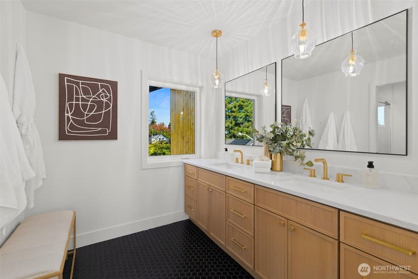 Property photo for 5027 SW Waite Street, Seattle photo 32