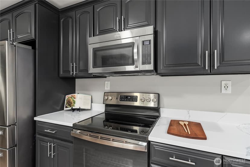 Property photo for 22800 Upper Dorre Don Way SE, Maple Valley photo 16