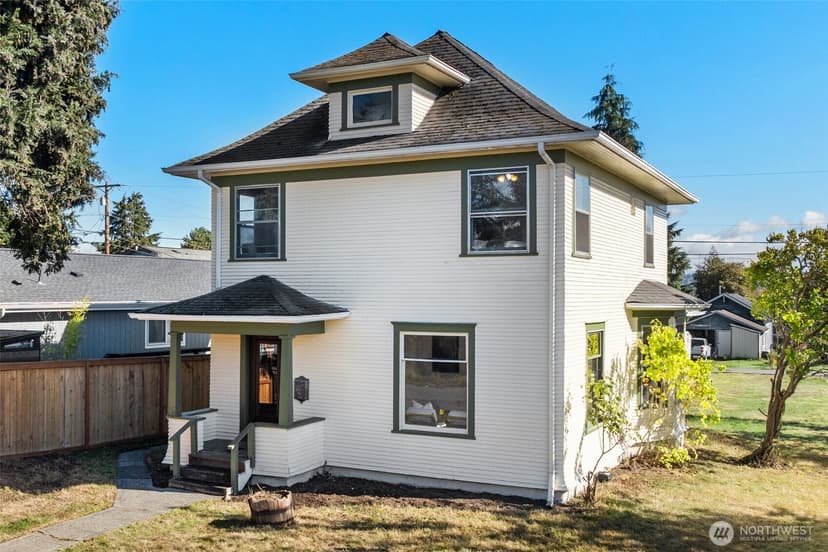 Property photo for 2305 Harrison Avenue, Everett