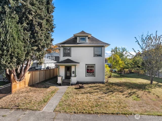 Property photo for 2305 Harrison Avenue, Everett photo 2