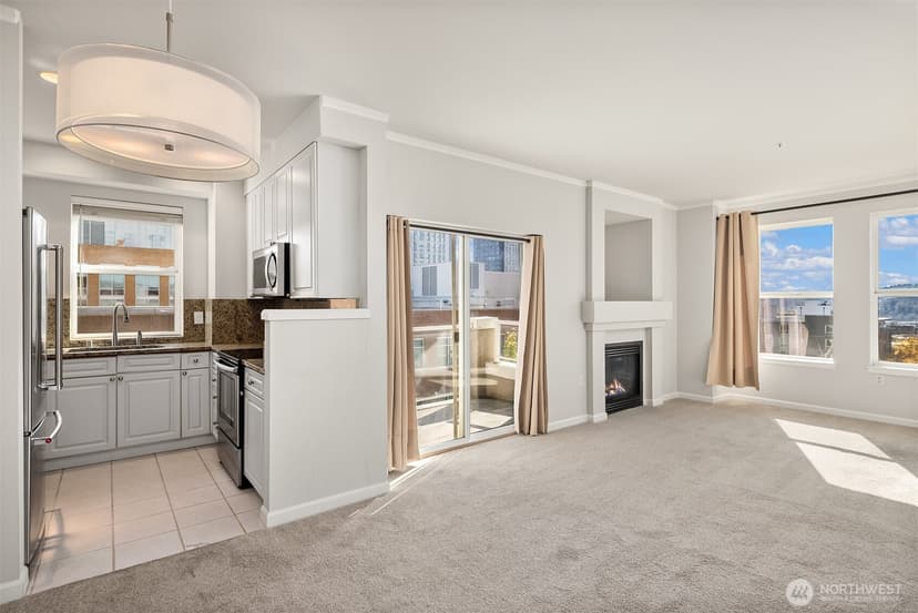 Property photo for 4343 Roosevelt Way NE #601, Seattle photo 4