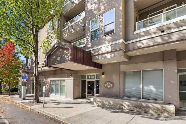 Property photo for 4343 Roosevelt Way NE #601, Seattle