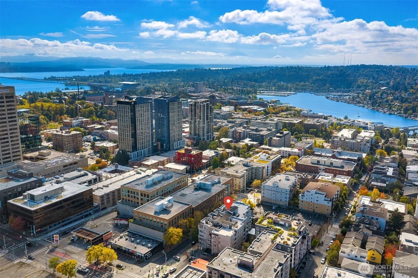 Property photo for 4343 Roosevelt Way NE #601, Seattle photo 17