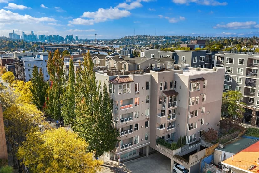 Property photo for 4343 Roosevelt Way NE #601, Seattle photo 15