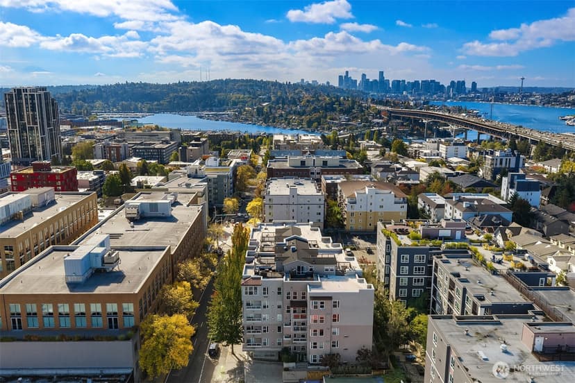 Property photo for 4343 Roosevelt Way NE #601, Seattle photo 16