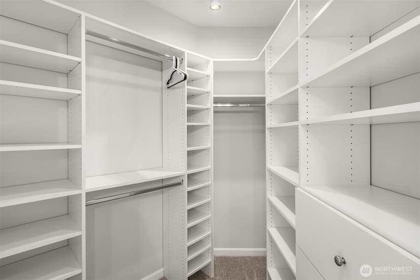 Property photo for 4343 Roosevelt Way NE #601, Seattle photo 10