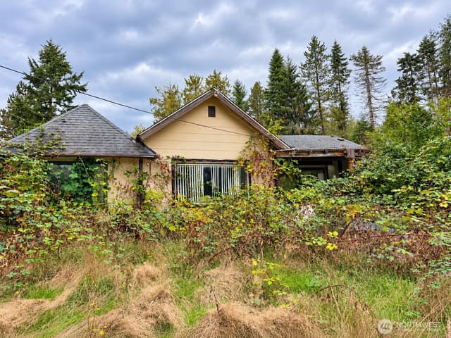 Property photo for 18646 Byers Road SE, Maple Valley photo 2