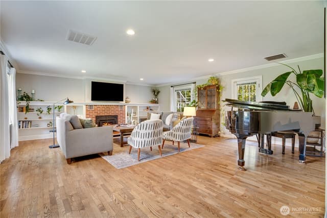 Property photo for 11716 77th Avenue Ct SW, Lakewood photo 3