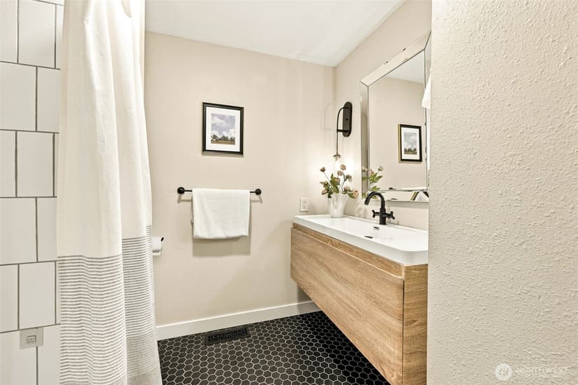 Property photo for 609 109th Avenue SE, Bellevue photo 20