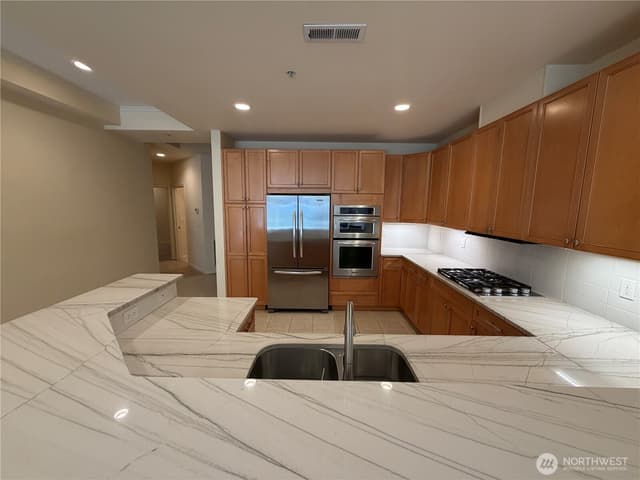Property photo for 520 6th Avenue #1002, Kirkland photo 5