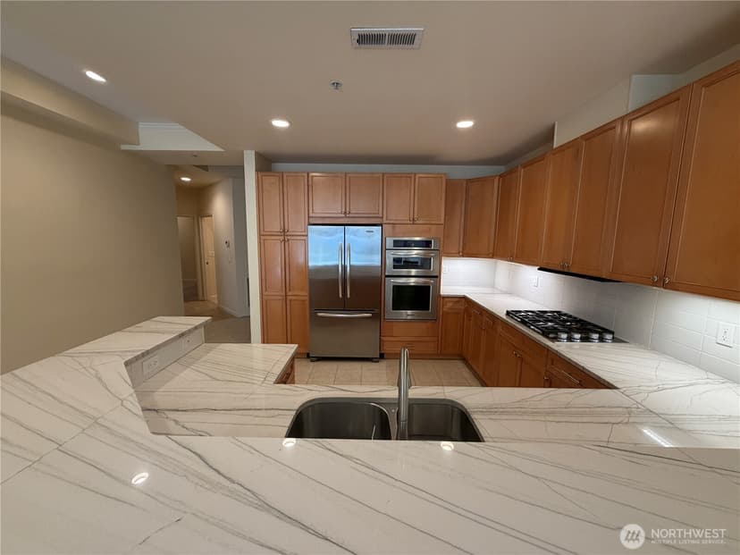 Property photo for 520 6th Avenue #1002, Kirkland photo 5