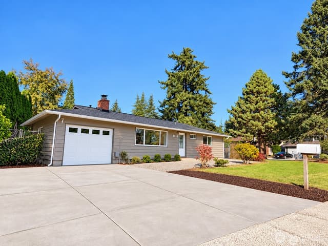 Property photo for 8916 NE 141st Street, Kirkland photo 2