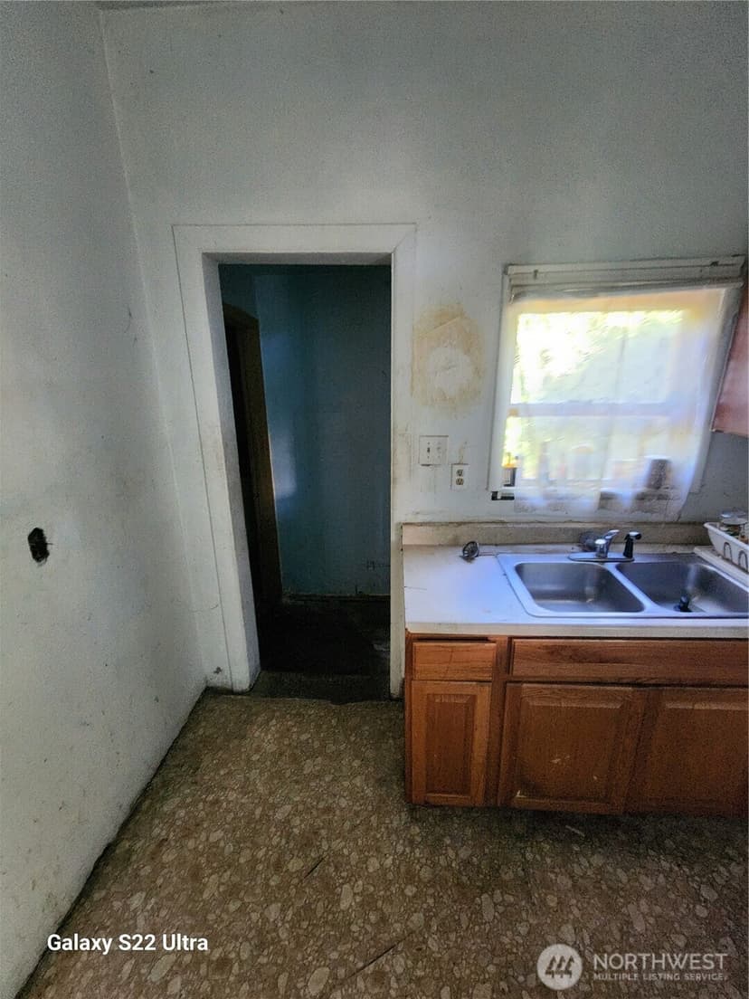 Property photo for 923 24th Avenue S, Seattle photo 10