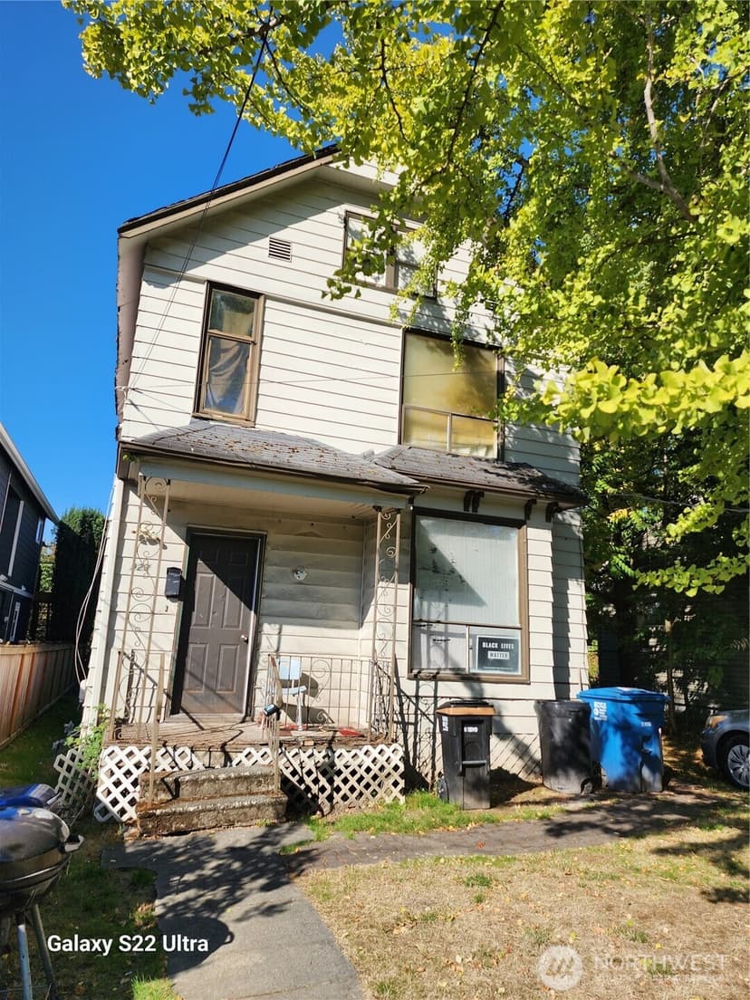 Property photo for 923 24th Avenue S, Seattle