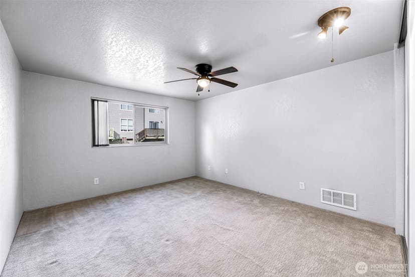 Property photo for 12035 32nd Avenue NE #202, Seattle photo 17
