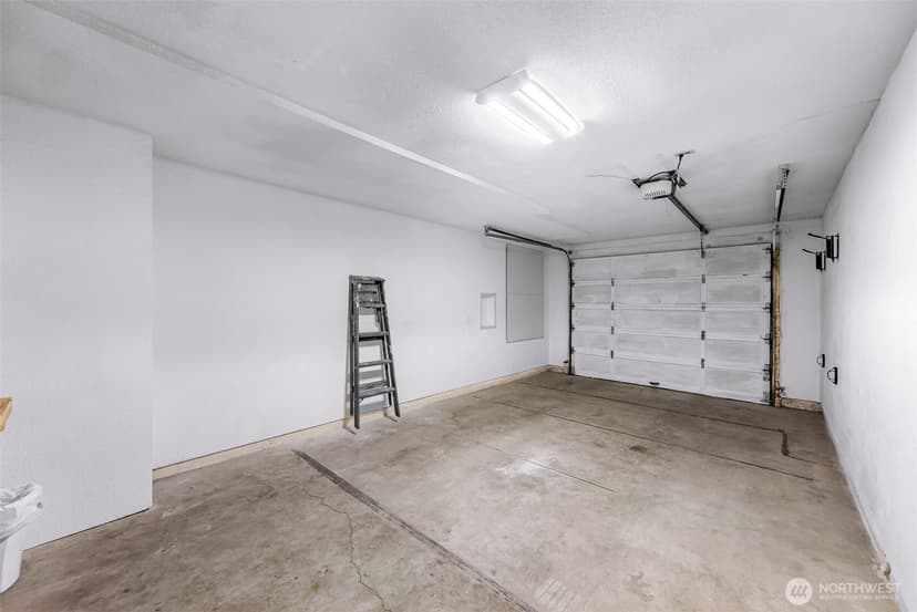Property photo for 12035 32nd Avenue NE #202, Seattle photo 21