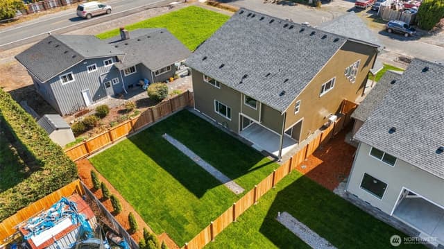 Property photo for 1013 126th Street Ct E, Tacoma photo 2