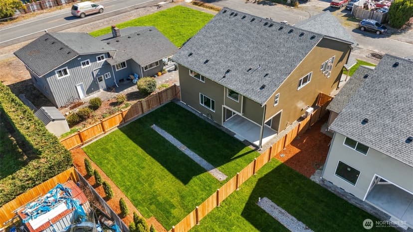 Property photo for 1013 126th Street Ct E, Tacoma photo 2