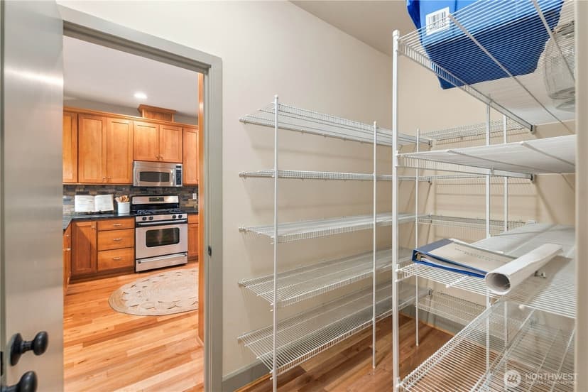 Property photo for 2320 12th Avenue S, Seattle photo 19