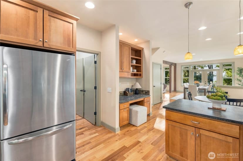 Property photo for 2320 12th Avenue S, Seattle photo 17