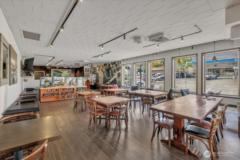 Property photo for 3221 W McGraw Street, Seattle photo 6