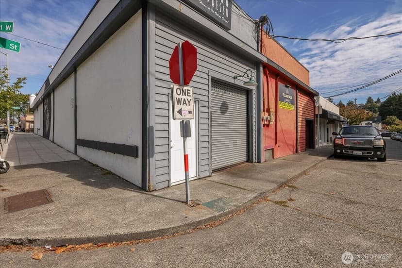 Property photo for 3221 W McGraw Street, Seattle photo 20