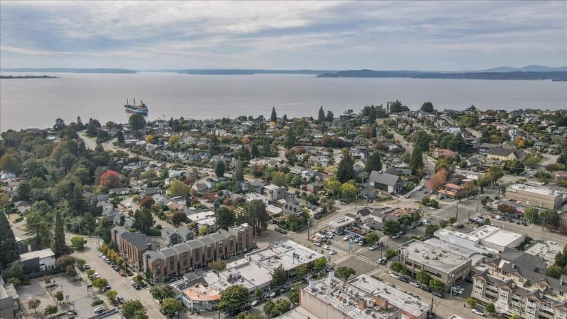 Property photo for 3221 W McGraw Street, Seattle photo 27