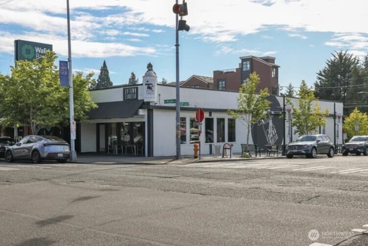 Property photo for 3221 W McGraw Street, Seattle photo 31