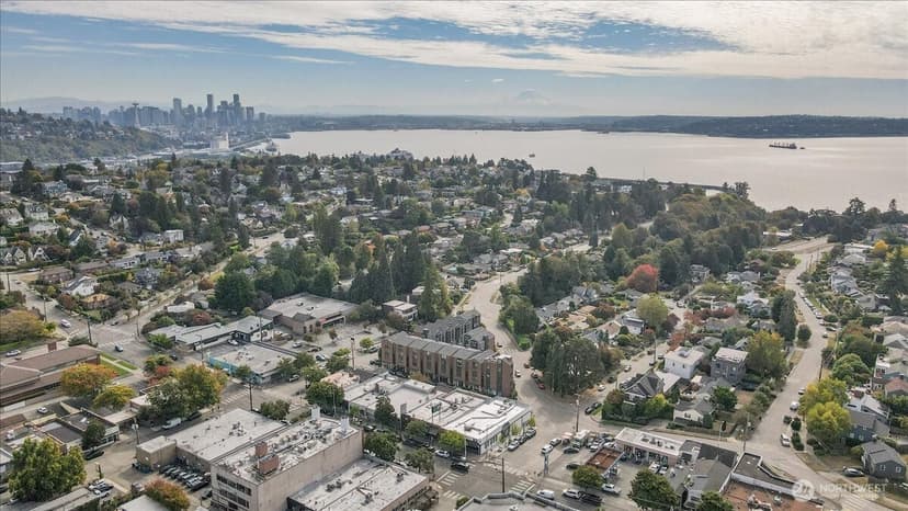 Property photo for 3221 W McGraw Street, Seattle photo 28